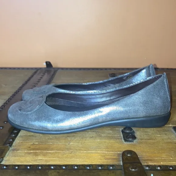 Vera Pelle leather flats