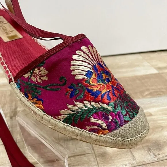 VIDORRETA Silk Embroidered Lace Up Espadrille NWOT