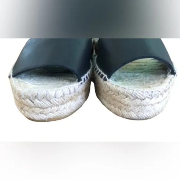 Vince Emilia black espadrille sandals w Velcro closure &amp; rattan soles SZ 10