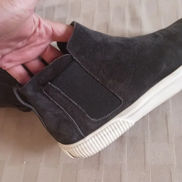 Vince Kelowna High Top Suede Sneakers