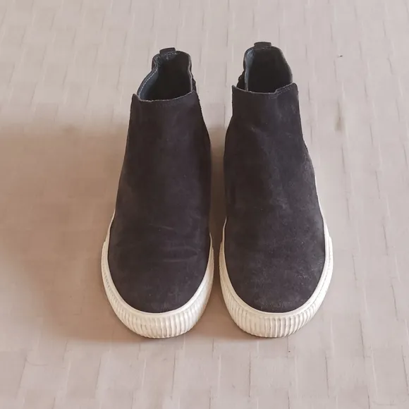 Vince Kelowna High Top Suede Sneakers
