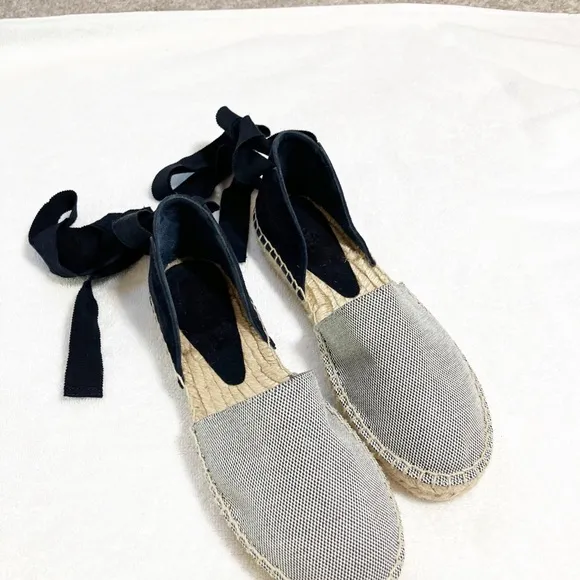 Vince navy suede and canvas ankle tie up espadrilles. Made in Spain. Sz 7 New