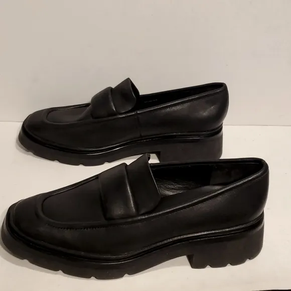 Vince Robin Apron Toe Leather Loafers Size 7.5 NWOT'S
