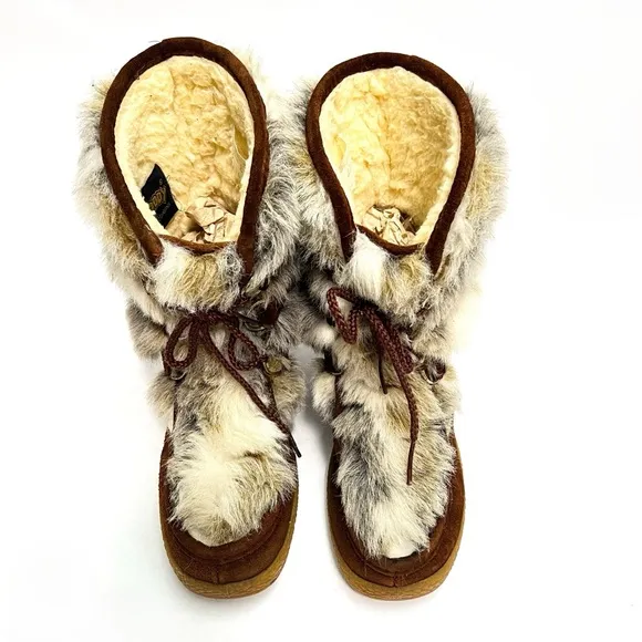 Vintage 1970s brown suede faux fur shearling lined lace up winter snow boots