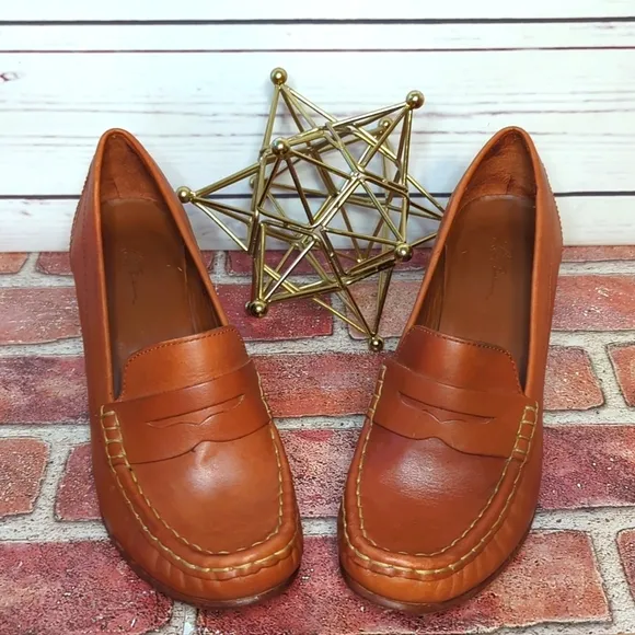Vintage L.L. Bean Women's Leather Camel Penny Loafer Heels Preppy Academia 7.5