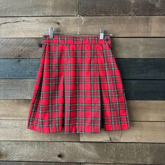 Vintage Paris Sport Club Red Plaid Pleated Skirt