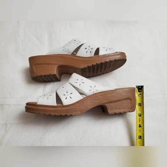Vintage Y2K Montego Bay Club White Daisy Strappy Block Wedge Sandals Size 9.5
