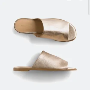 Violet and red slide sandals