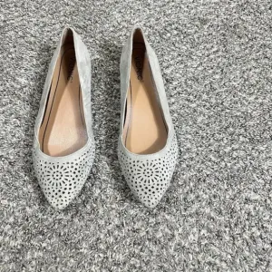 Vionic Carmela Taupe Brown Perforated Suede Pointed Toe Ballet Flats Shoe Size 9