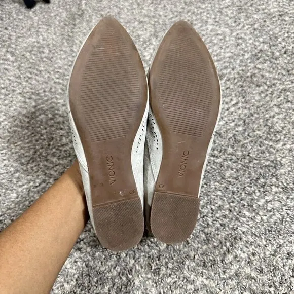 Vionic Carmela Taupe Brown Perforated Suede Pointed Toe Ballet Flats Shoe Size 9