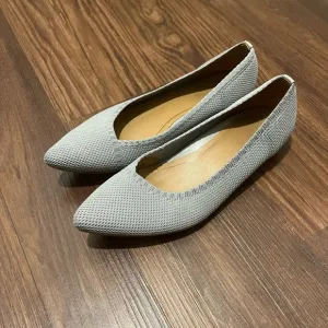 Vionic Dahlia Knit Pointed Toe Gray Flats Slip On Comfort Sz 7.5