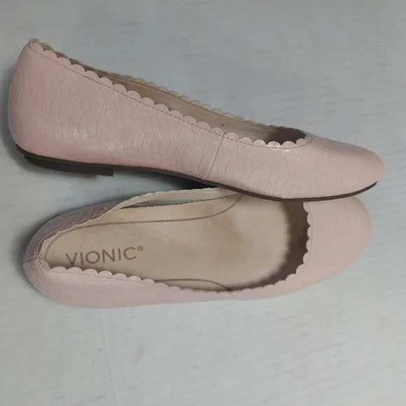 VIONIC Julieta Scallop Snake Print Pink Ballet Flats Size 8.5
