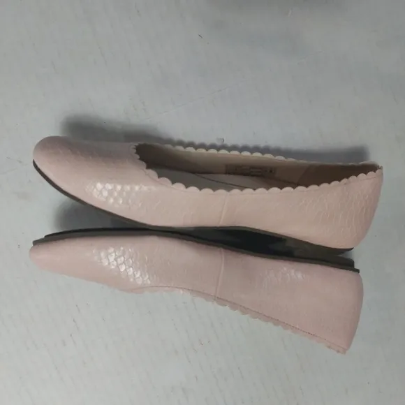 VIONIC Julieta Scallop Snake Print Pink Ballet Flats Size 8.5