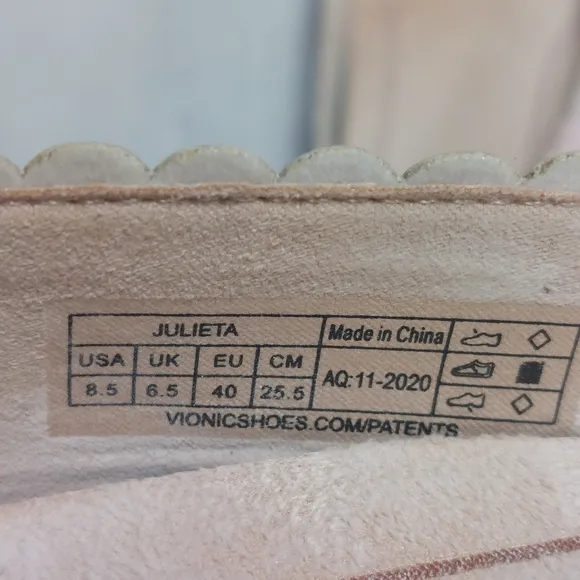 VIONIC Julieta Scallop Snake Print Pink Ballet Flats Size 8.5
