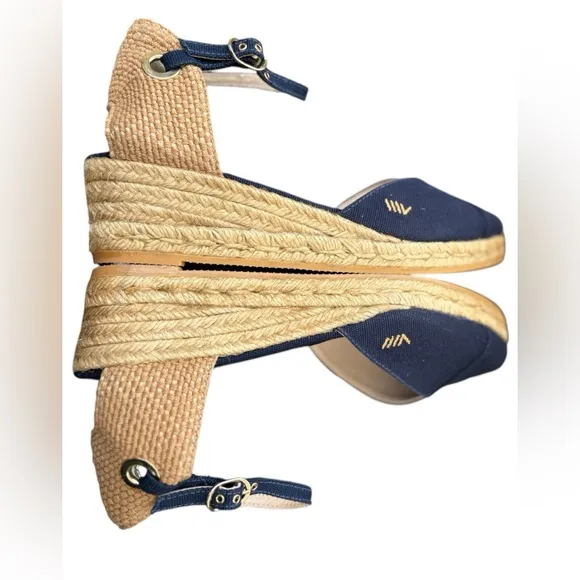 Viscata-NWT size 9.5 Navy blue Pubol Canvas Espadrille Wedges. Hand crafted. New