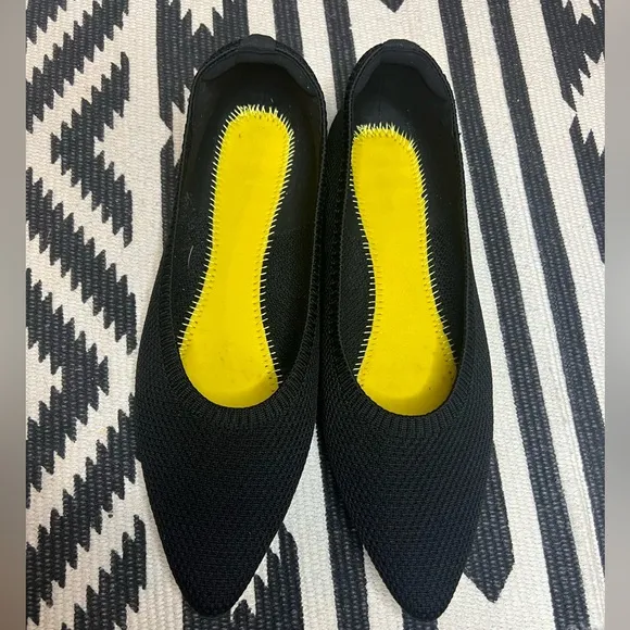 Vivaia Pointed-Toe Ballet Flats Size 39/8