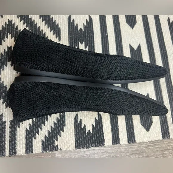 Vivaia Pointed-Toe Ballet Flats Size 39/8