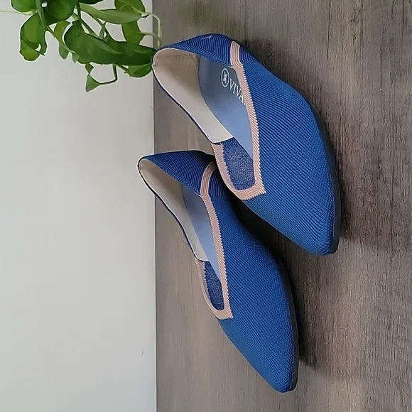 Vivaia Vienna Pointed Toe V Cut Flats Royal Blue and Tan EU Size 38.5 US…