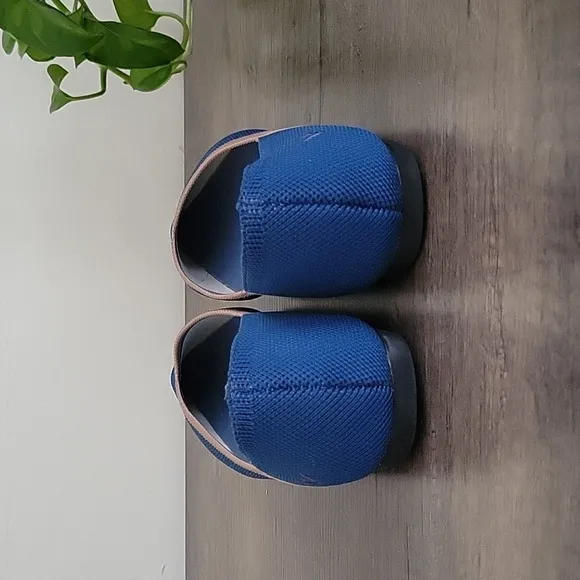 Vivaia Vienna Pointed Toe V Cut Flats Royal Blue and Tan EU Size 38.5 US…
