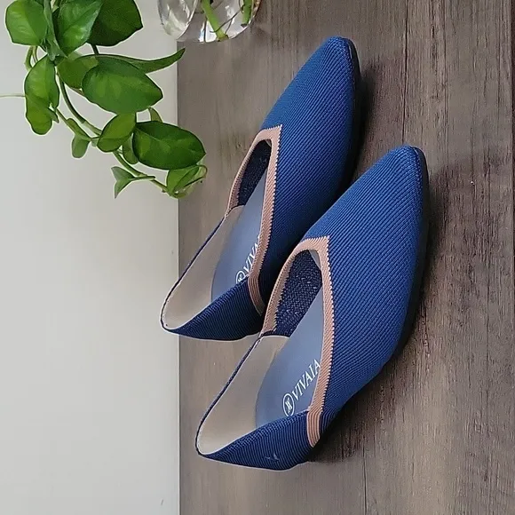 Vivaia Vienna Pointed Toe V Cut Flats Royal Blue and Tan EU Size 38.5 US…