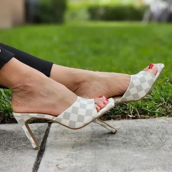 Women Square Toe Sandals Slip On Checkered White Color‎