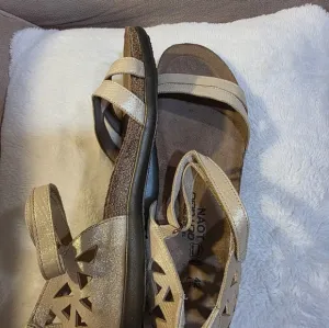 Women's Beige Strappy Sandals