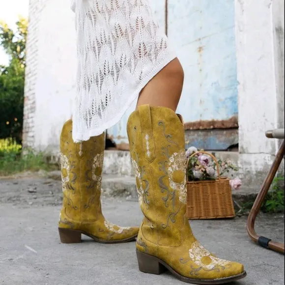 Women's Fashion Embroidered Wedge Slip-On Solid Color Stylish Boots