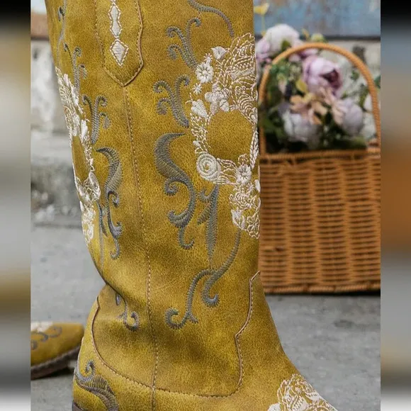 Women's Fashion Embroidered Wedge Slip-On Solid Color Stylish Boots