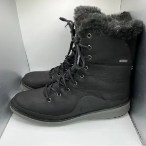 Women’s Merrell 200 Gram Insulated Boots Size 10