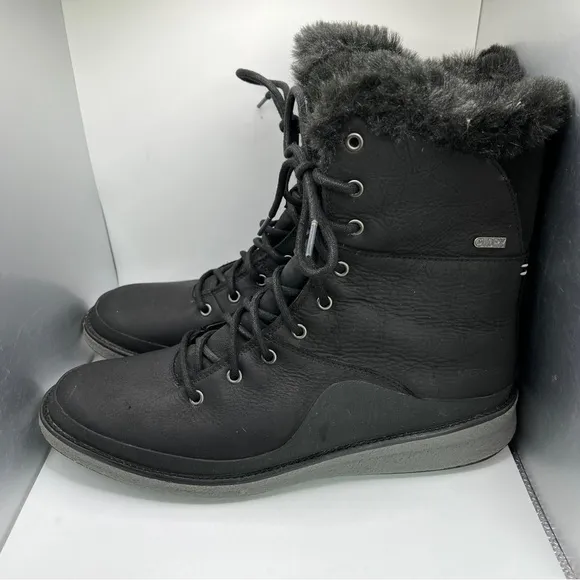 Women’s Merrell 200 Gram Insulated Boots Size 10