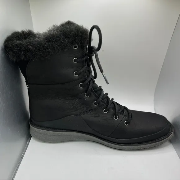 Women’s Merrell 200 Gram Insulated Boots Size 10
