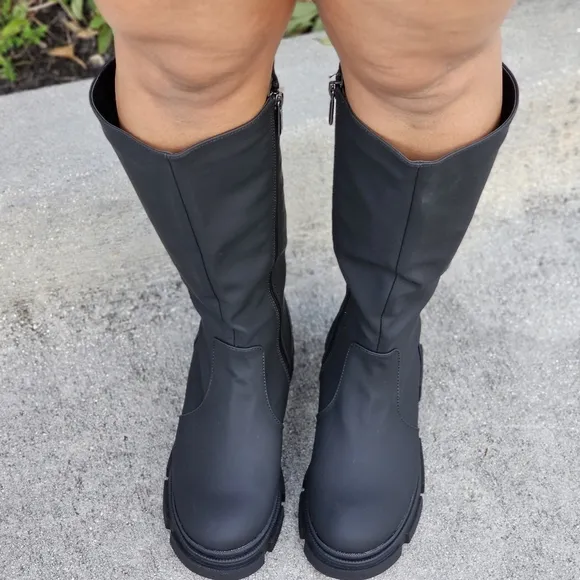 Women's Mid Calf Boots Round Toe Black Color