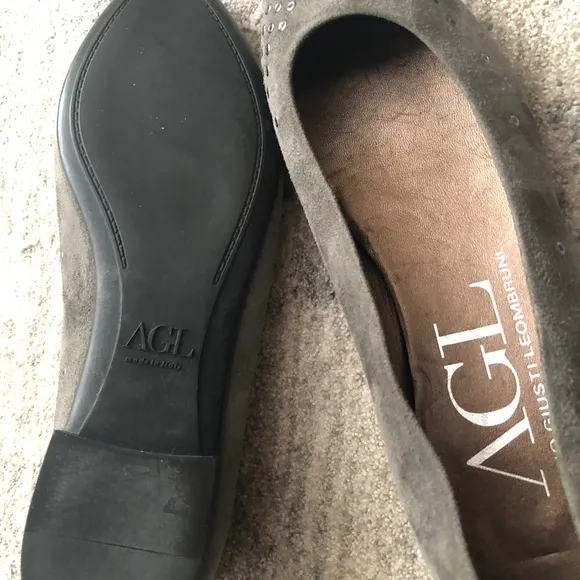 Women's New AGL size 6.5 gray suede flats with rivets