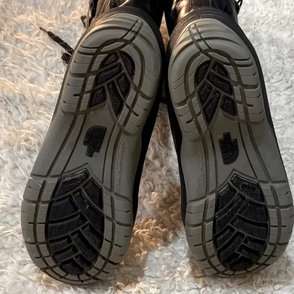 Womens North Face snow boots