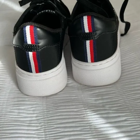 Women’s Tommy Hilfiger TW Grazie 2 Sneakers size 5