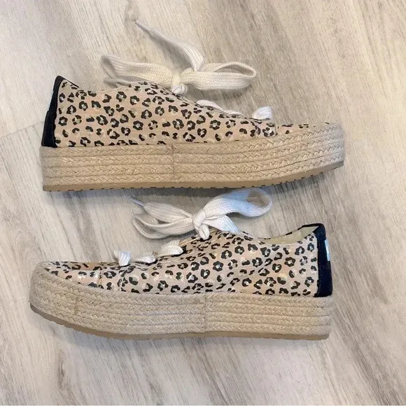 Women’s Toms Cheetah Cassiah Canvas Laceup Espadrilles Platform Sneakers 9.5
