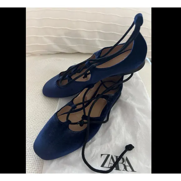 ZARA Flats with Tie Closure NWT