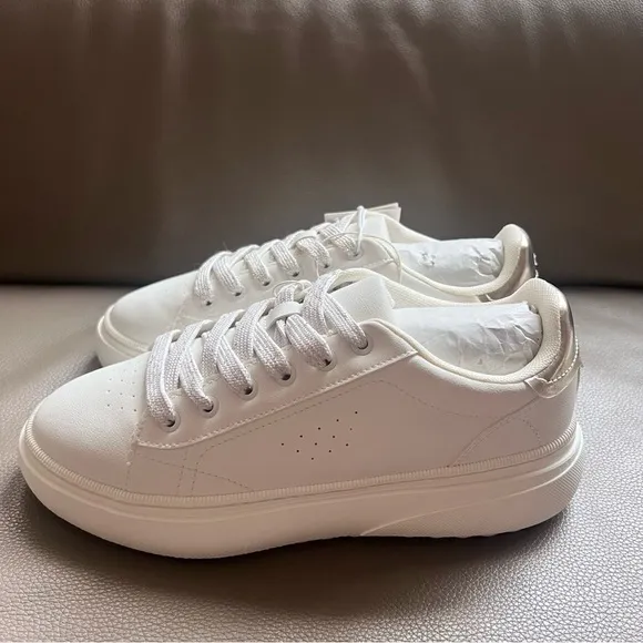 Zara girl chunky sneakers. Size 5