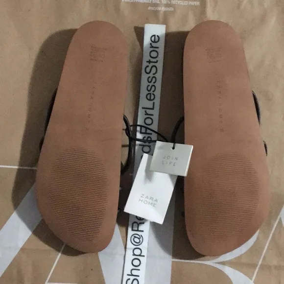 ZARA HOME 100% LEATHER BLACK STRAPPY SANDALS