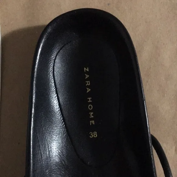 ZARA HOME 100% LEATHER BLACK STRAPPY SANDALS