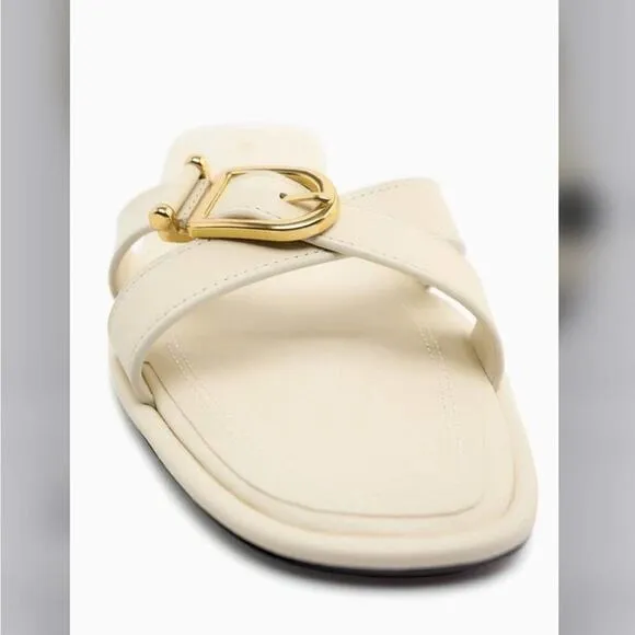 Zara Off White / Cream FLAT LEATHER SANDAL WITH BUCKLE Size 9 US