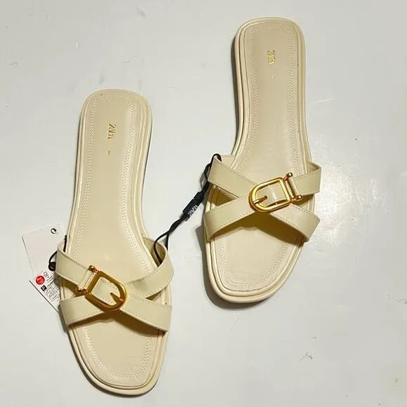 Zara Off White / Cream FLAT LEATHER SANDAL WITH BUCKLE Size 9 US