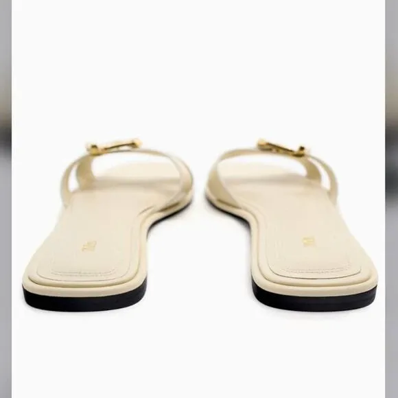 Zara Off White / Cream FLAT LEATHER SANDAL WITH BUCKLE Size 9 US