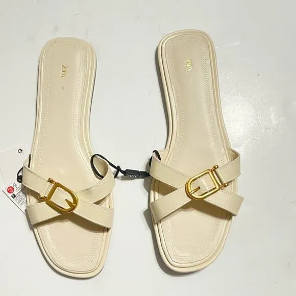 Zara Off White / Cream FLAT LEATHER SANDAL WITH BUCKLE Size 9 US