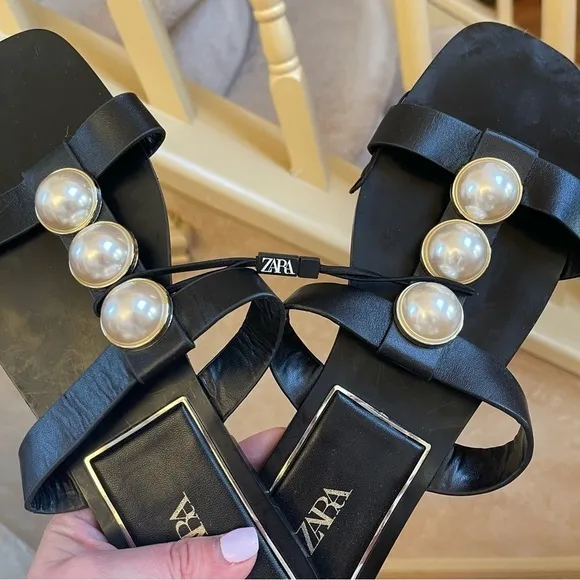 Zara Pearl Flat Sandals Black leather white pearls golden hardware SZ EU 41